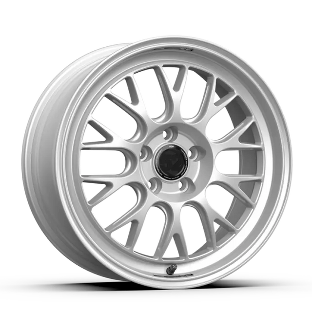 fifteen52 Holeshot RSR 18x8.5 5x112 42mm ET 57.1mm Center Bore Radiant Silver - Wheels
