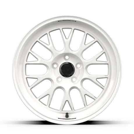 fifteen52 Holeshot RSR 18x9.5 5x114.3 38mm ET 73.1mm Center Bore Rally White - Wheels