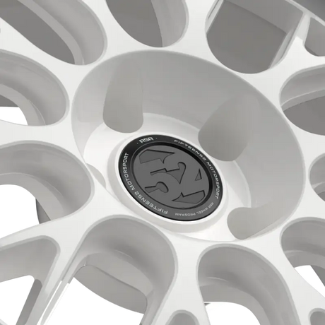 fifteen52 Holeshot RSR 18x9.5 5x114.3 38mm ET 73.1mm Center Bore Rally White - Wheels