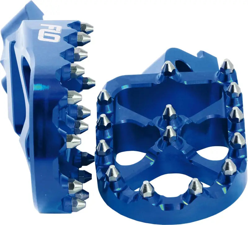 Blue motorcycle foot pegs with metal spikes from Pro Series FPEG-793-2BLU