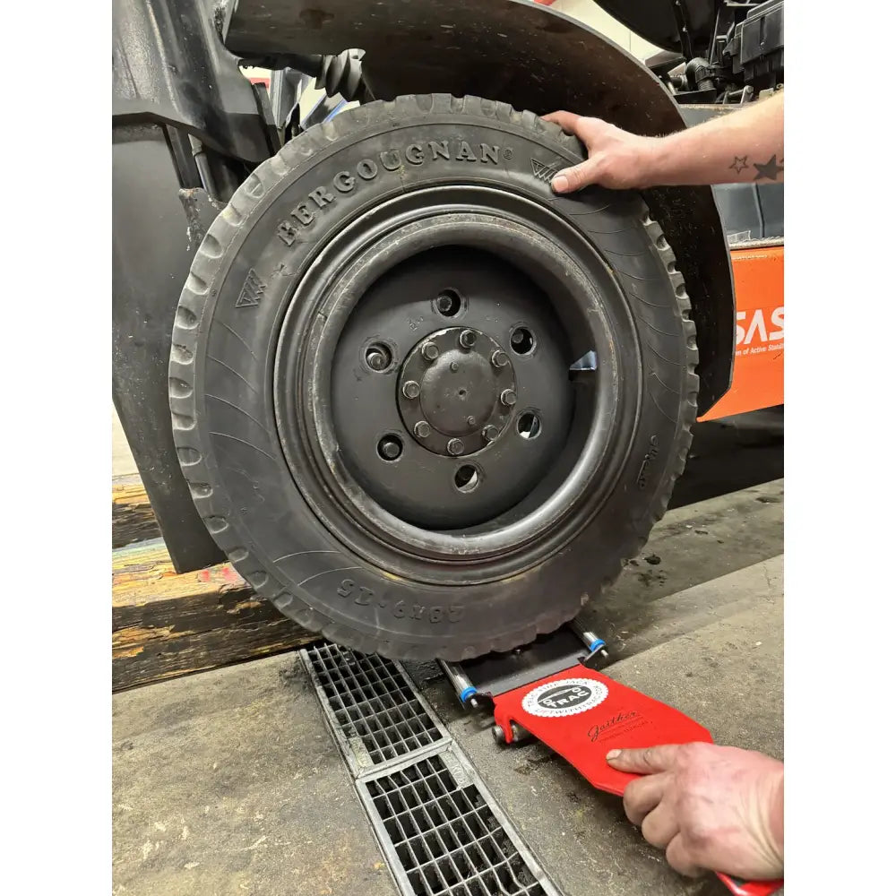 Gaither Tool Offers Extreme Durability Tire Lifting Tool GTRP-01 - Trac Roller Plate