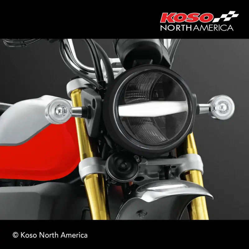 Front view of Gh 01 Led Headlight on motorcycle with LED headlight, turn signals, and chrome fender