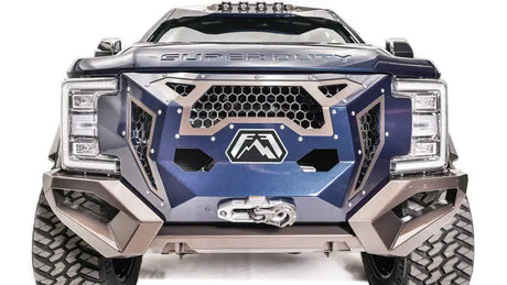 Front view of a 2017+ Ford Super Duty equipped with the GR4100-1 Fab Fours Grumper, showcasing the integrated front bumper and grille combination.