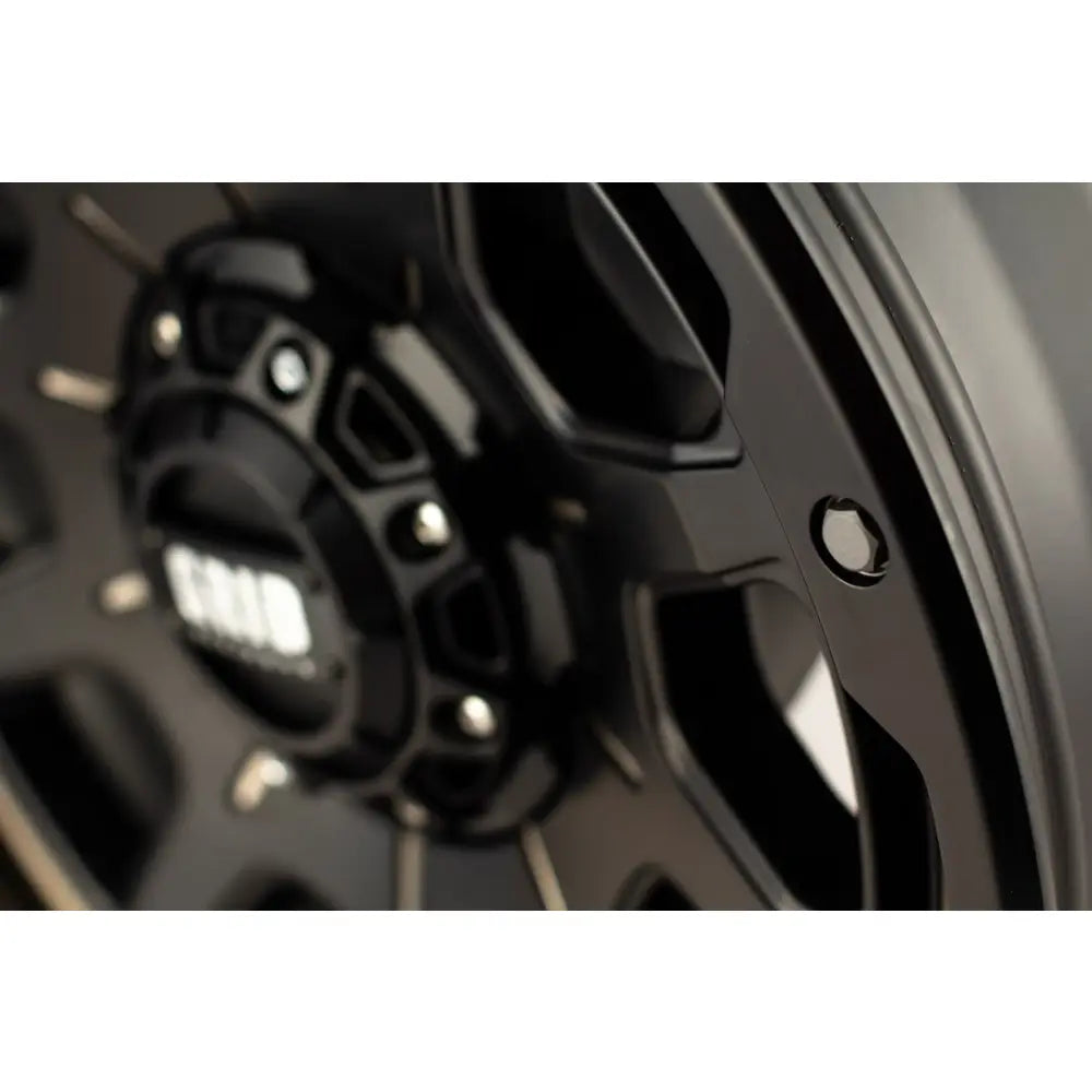 Grid Wheels With Grid Logo Center Cap GD1517090237B108 - 15 17X9.0 6X135 139.7 -12 108