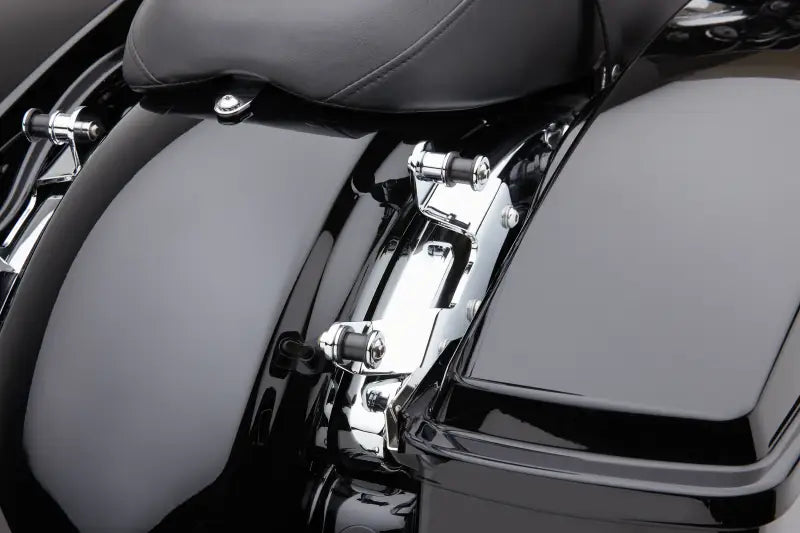 Backrest Mounting Kit Black Flh/Flt 09 13 - COBRA