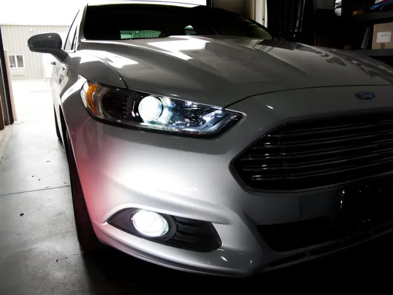 Headlight Bulb D3S/ D3R; HID (High Intensity Discharge) Bulb; 35 Watt; White Beam Color; 6000K Light Color Temperature;