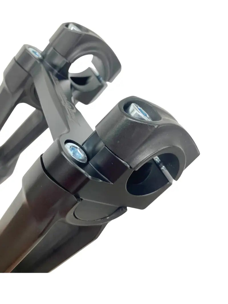 HR09175 Handlebar Risers Black Yam