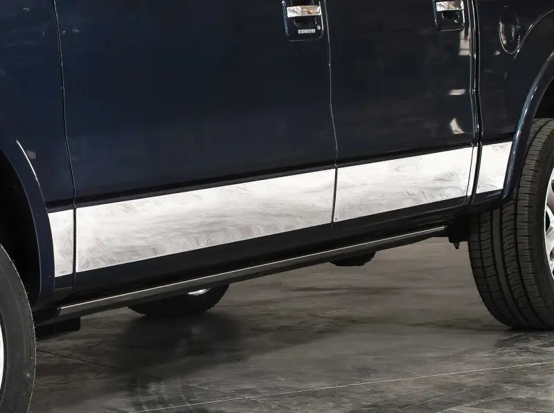 T1135-304M Rocker Panel Molding