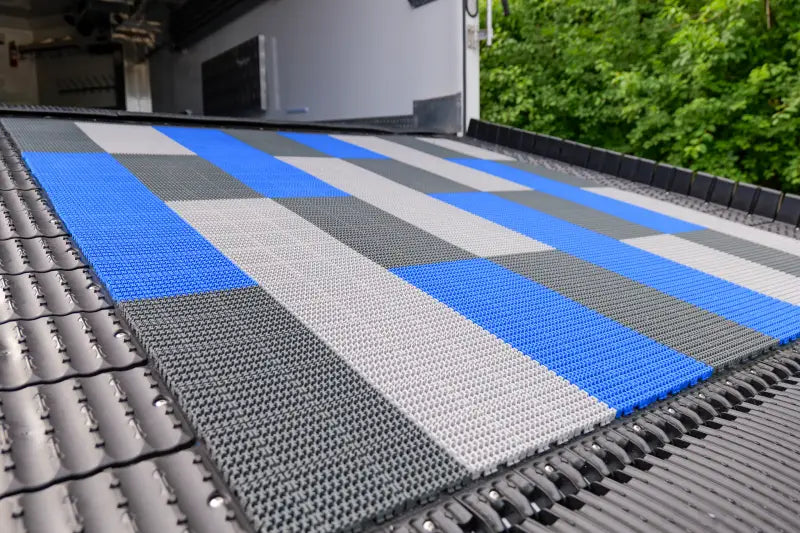 Protech Xt Flooring Traction Lt. Grey 8 Pc - CALIBER