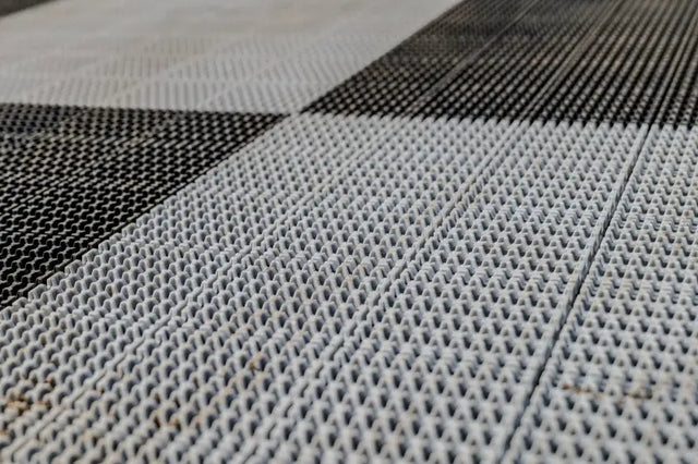 Protech Xt Flooring Traction Lt. Grey 8 Pc - CALIBER