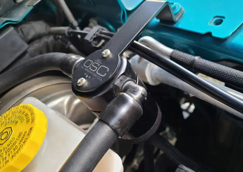 J&L 20-21 Jeep Gladiator 2.0L (Excl Hybrid Models) Driver Side Oil Separator 3.0 - Black Anodized - Truck & Automotive