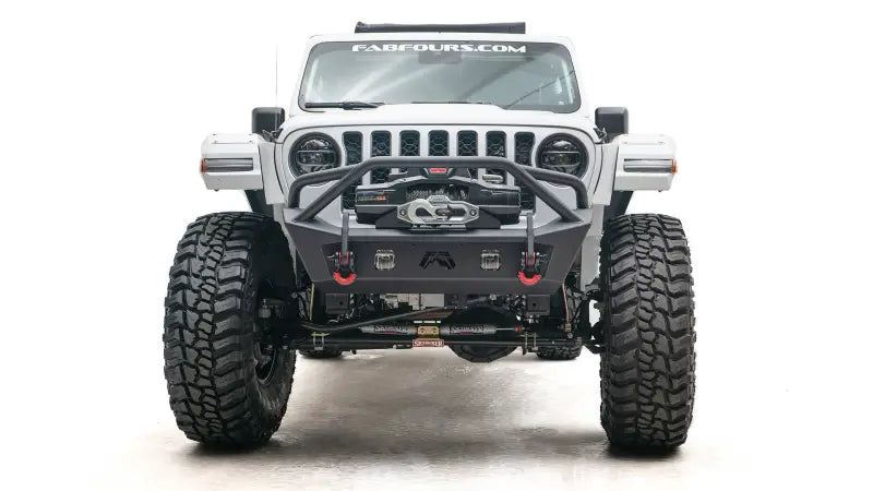 JL18-B4752-B Fab Fours Jl/Jt Stubby With Pre-Runner Guard - Bumper