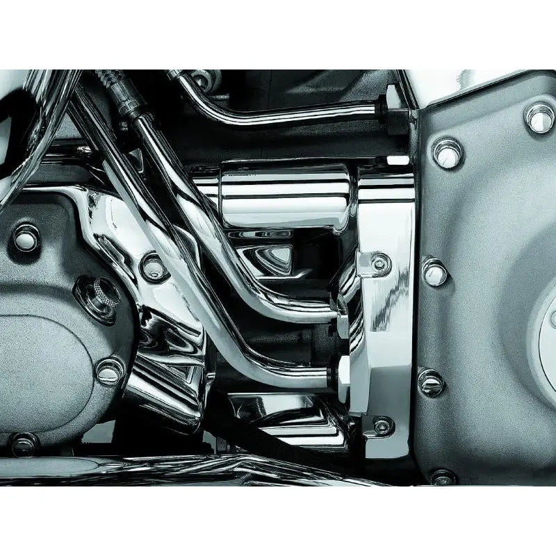 Kuryakyn 8204 Kuryakyn Deluxe Oil Line Nacelle Cover 00-06 Softail Models Chrome