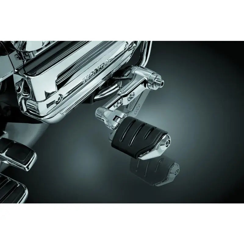Kuryakyn 4081 Kuryakyn Ergo III Adjustable Mount With Trident Dually ISO Pegs Chrome