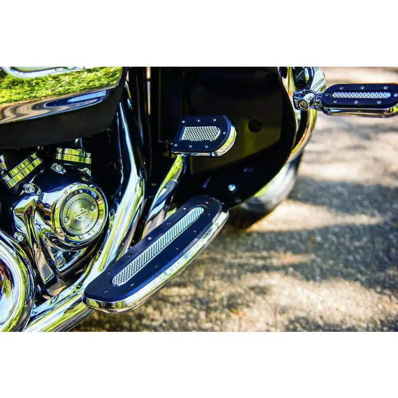 Kuryakyn 7041 Kuryakyn Heavy Industry Driver Floorboards Chrome - 7041