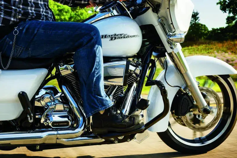 Kuryakyn Starter Cover Milwaukee-8 Chrome - RV and Auto Parts