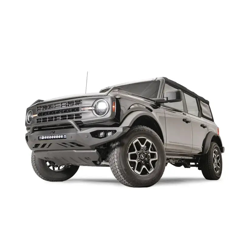 2021-2022 Ford Bronco with M6651-1 Fab Fours Veng Acc Insert, enhancing front-end design with sleek, durable construction for a bold, stylish look.