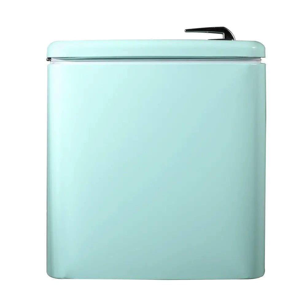Magic Chef Easy To Manual Defrost Refrigerator MCR32CHM - 3.2 Cuft Refridgerator Retro