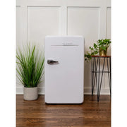 Magic Chef Easy To Manual Defrost Refrigerator MCR32CHW - 3.2 Cuft Refridgerator Retro