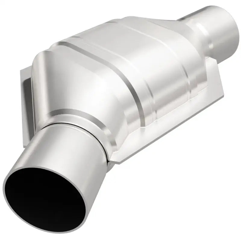 MagnaFlow Conv Univ 2.5 Angled Inlet - Truck & Automotive