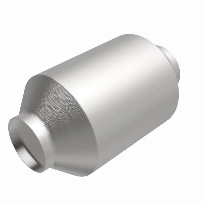 Silver metal catalytic converter for MagnaFlow Conv Univ 2.50in C/C Spun Front OEM