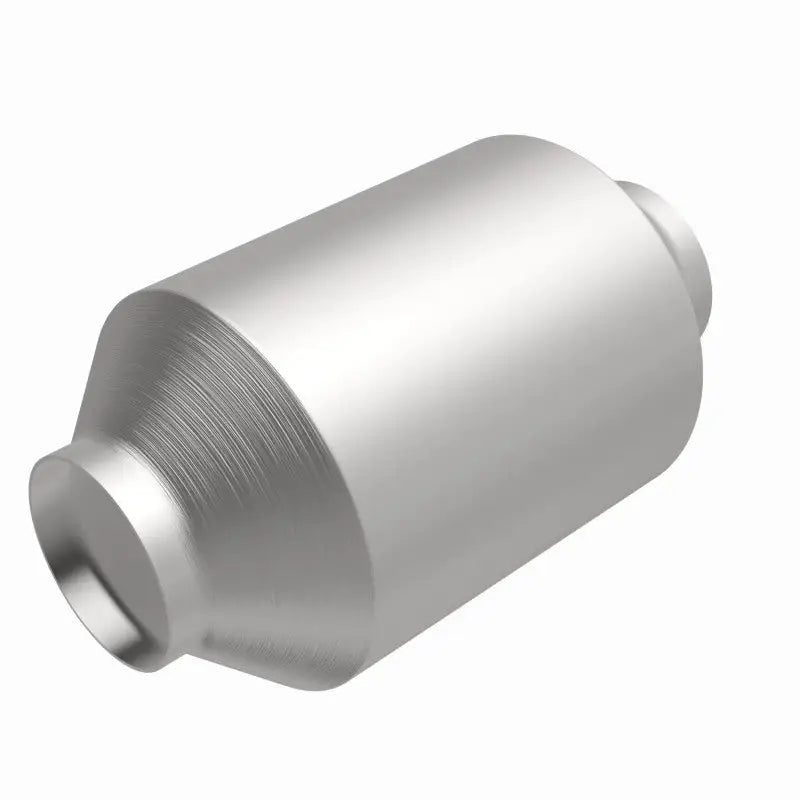 Silver metal catalytic converter for MagnaFlow Conv Univ 2.50in C/C Spun Front OEM