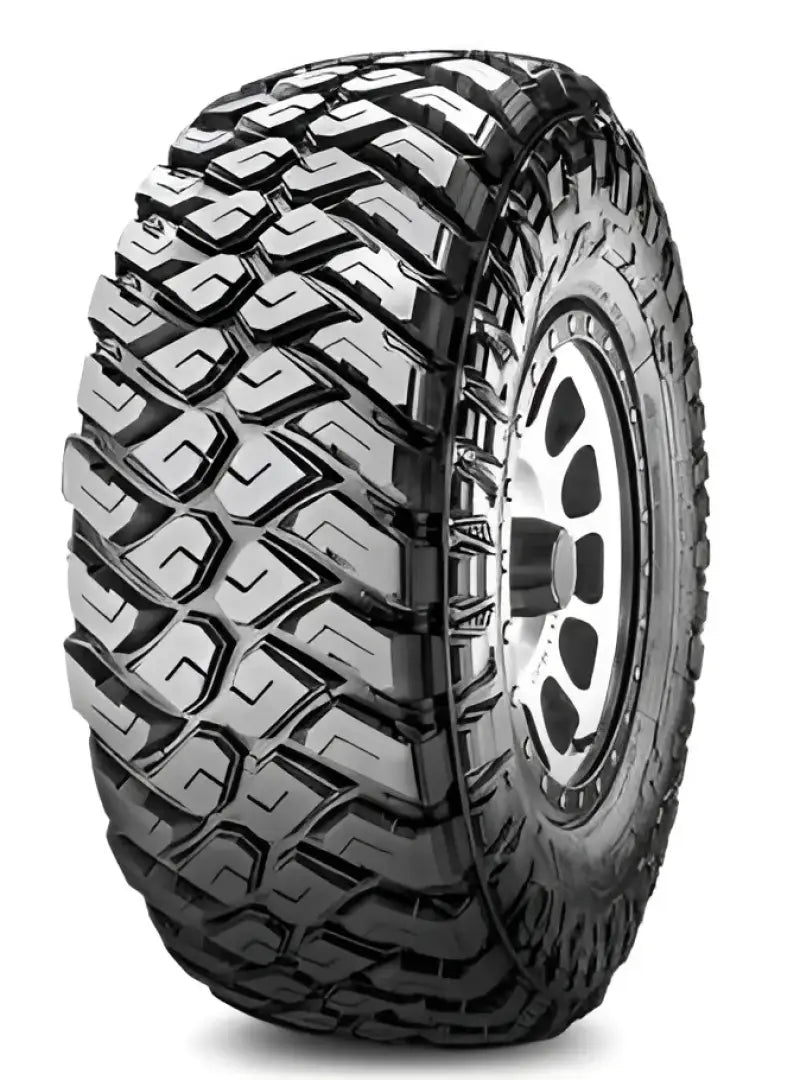 TL00043900 Tire