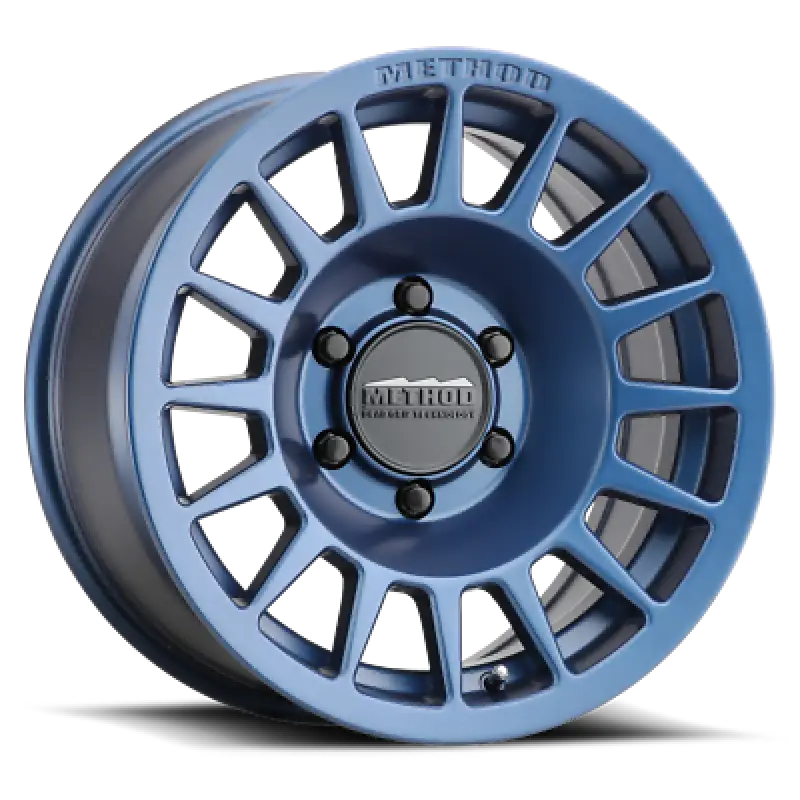 Blue Method Race wheel with bead grip for MR70778560600 Method Race MR707 Bead Grip 17X8.5