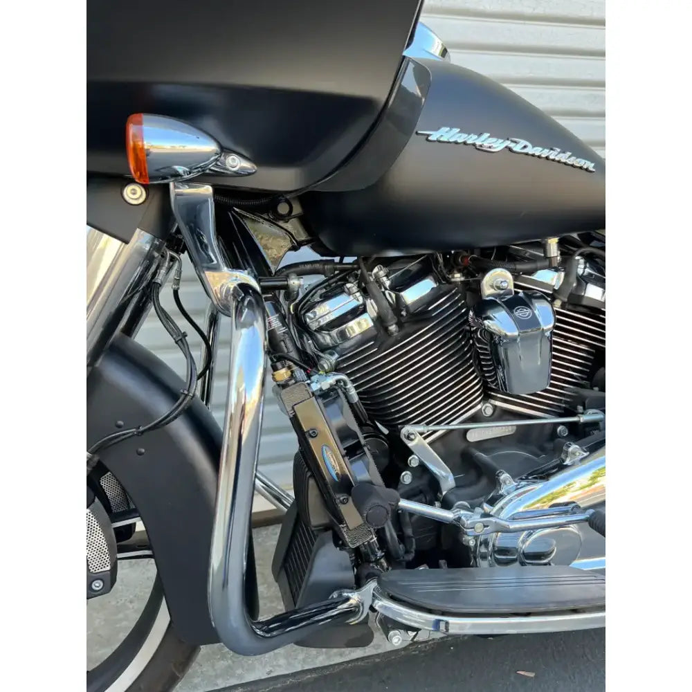 Naked Oil Cooler M8 Touring  `17 23  Blk 
