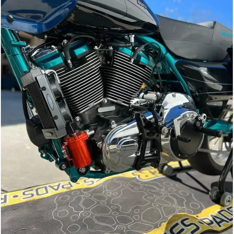 Naked Oil Cooler M8 Touring  `17 23  Blk 