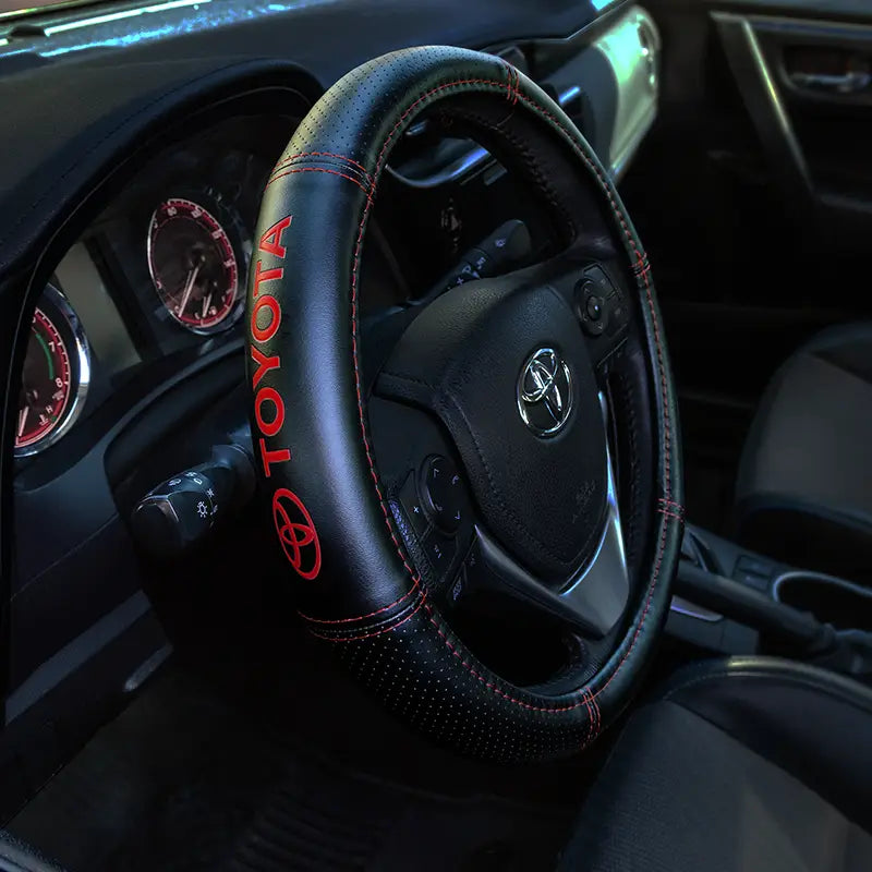 Plasticolor Easy Installation Steering Wheel Cover 006498R01 - Toyota Deluxe Swc