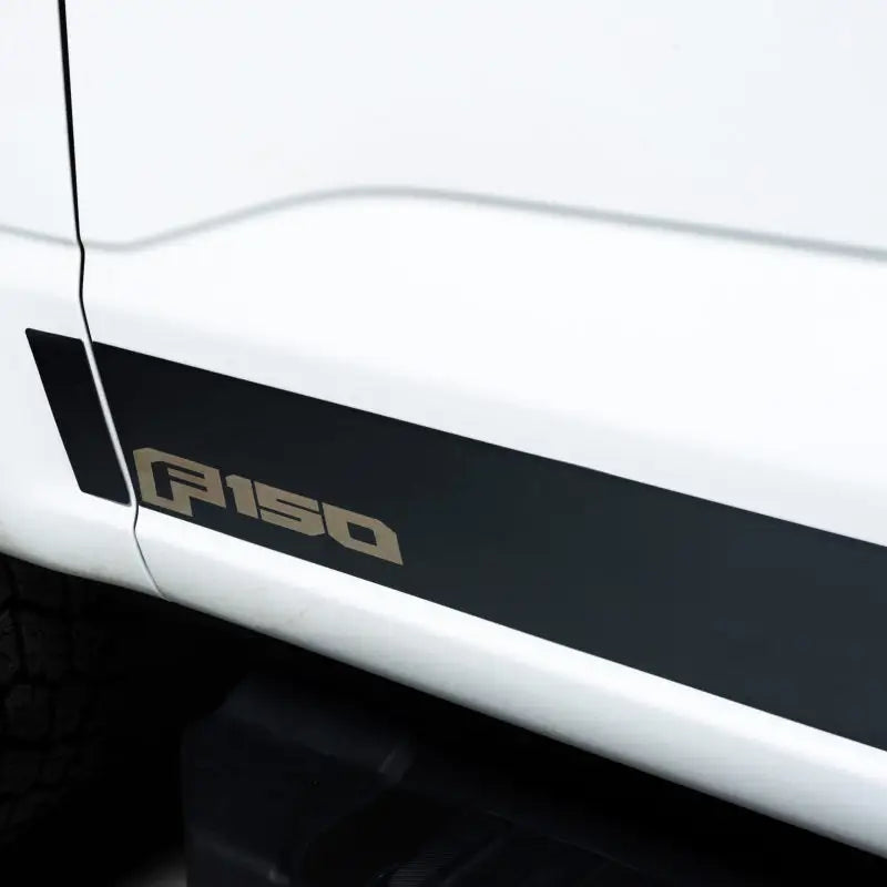 Putco 2021 Ford F-150 Super Crew 5.5ft Box Ford Licensed Blk Platinum Rocker Panels (4.25in 12pc) - 9751473BPFD