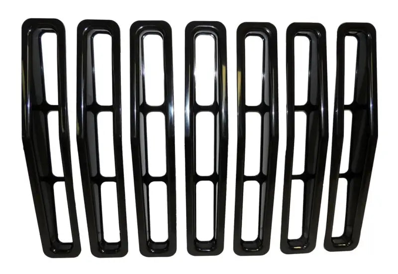 RT26031 Crown Auto Grille Insert Set