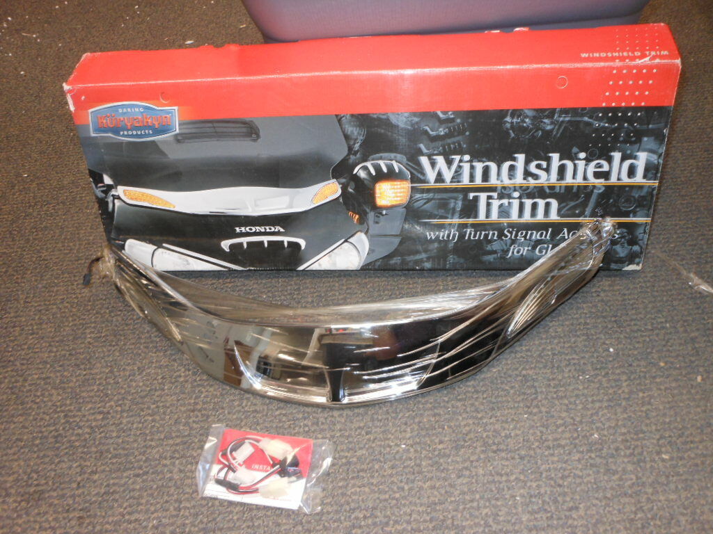 Kuryakyn Windshield Trim With Turn Signal Accents 01-17 GL1800 - 1367
