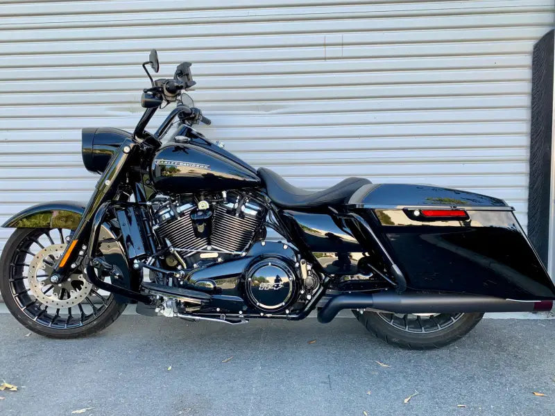 Side Mount Oil Cooler M8 Touring `17 23  Gloss Blk 