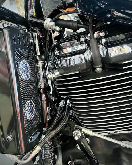 Side Mount Oil Cooler M8 Touring `17 23  Gloss Blk 