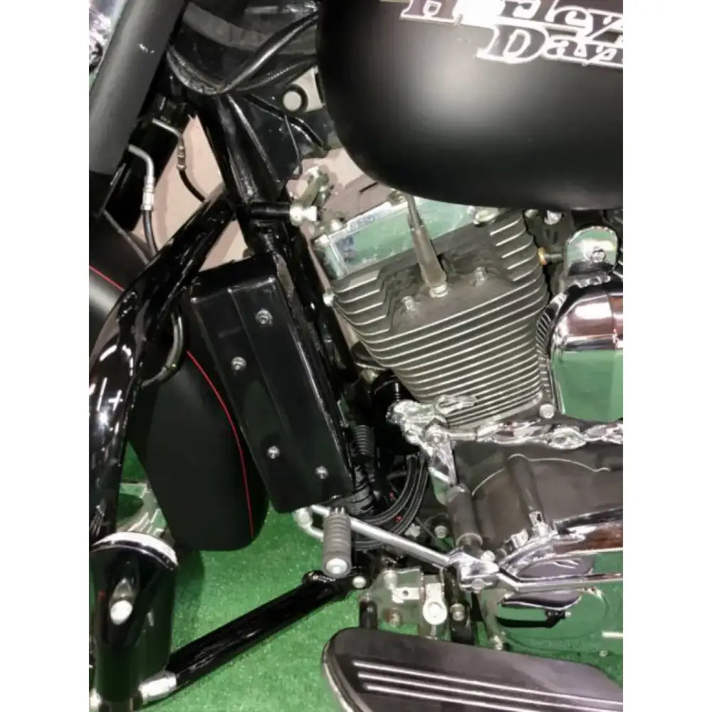Side Mount Oil Cooler Tc Touring `09 16  Gloss Blk 