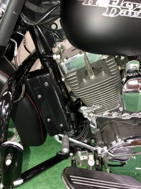 Side Mount Oil Cooler Tc Touring `09 16  Gloss Blk 