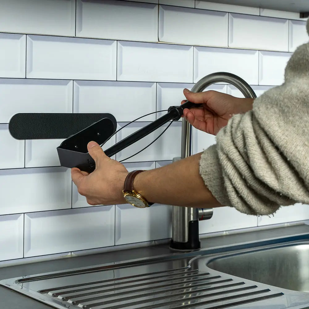 Silwy Magnet KRH-B-L Paper Towel Holder