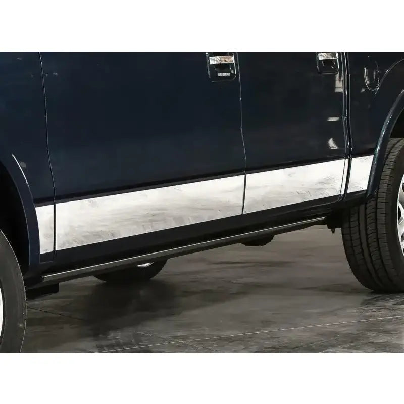 Dark blue truck with chrome rocker panels and running boards T3058-304M ICI
