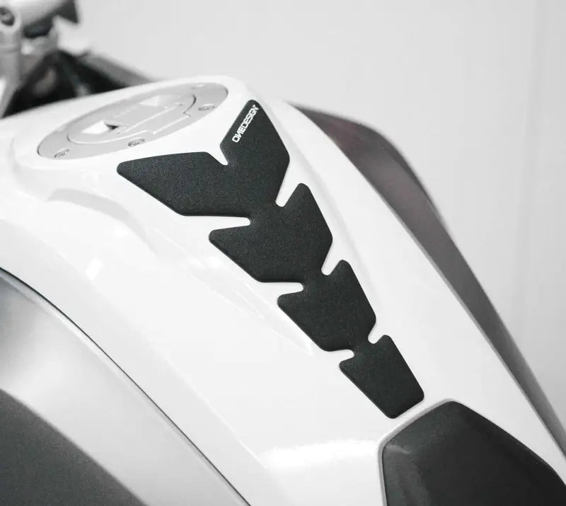 ONE EMBLEMS CGAN122P