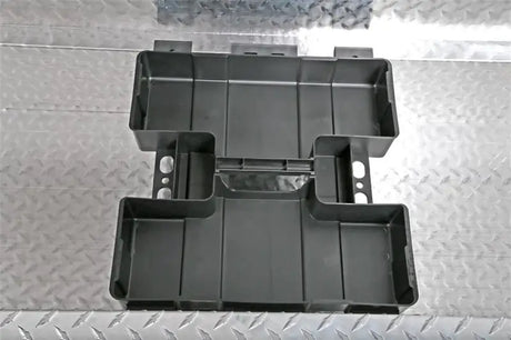 Tool Box Crossover Low Profile; Single Lid; Diamond Tread; Silver; Aluminum; 69-3/4 Inch Length x 20 Width 12.2 Height;