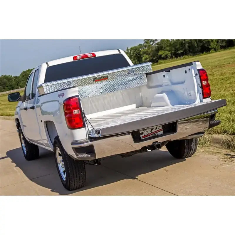 Tool Box Crossover; Single Lid; Diamond Tread; Silver; Aluminum; 69-3/4 Inch Length x 20 Width 12.2 Height; 8.4 Cubic