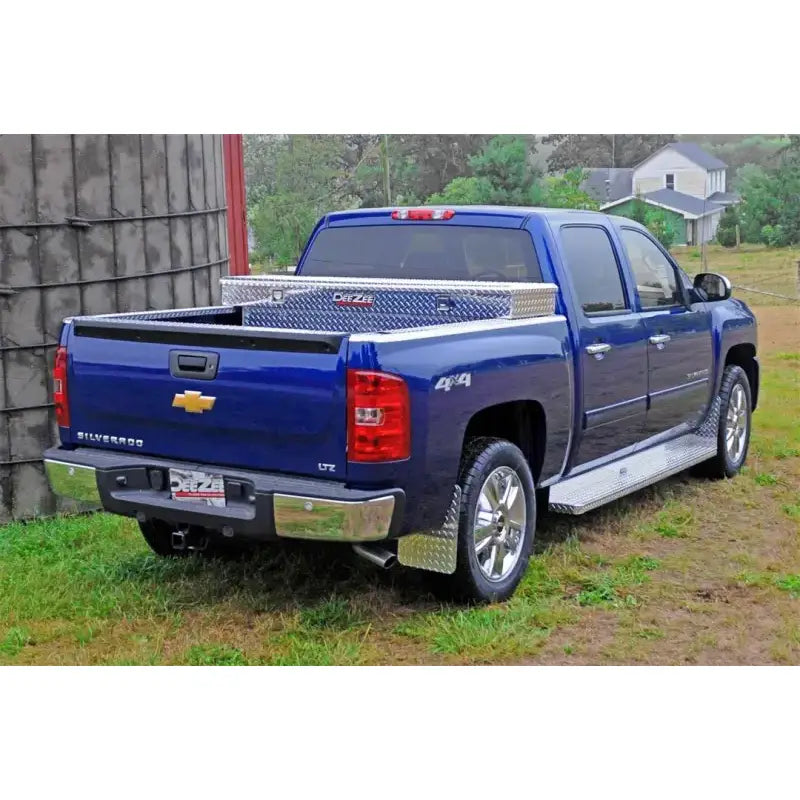 Tool Box Crossover; Single Lid; Diamond Tread; Silver; Aluminum; 69-3/4 Inch Length x 20 Width 12.2 Height; 8.4 Cubic