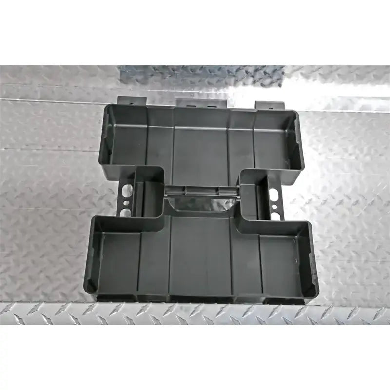 Tool Box Crossover; Single Lid; Diamond Tread; Silver; Aluminum; 69-3/4 Inch Length x 20 Width 12.2 Height; 8.4 Cubic