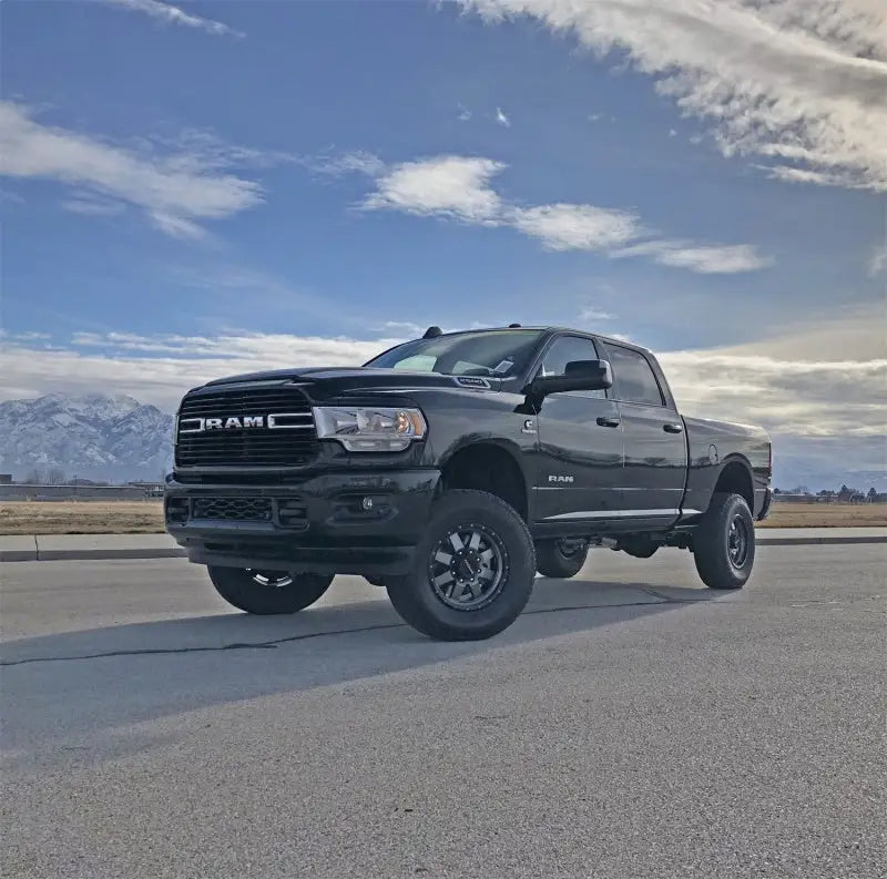 Tuff Country 19-23 Dodge Ram 3500 4x4 3in Lift w/Front Shock Extension Brackets Kit - 33150