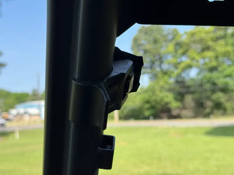 Versa Vented Windshield Hard Coated - SEIZMIK