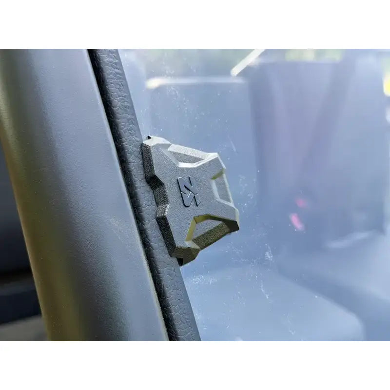 Versa Vented Windshield Hard Coated - SEIZMIK
