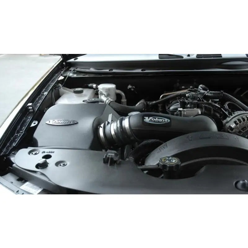 Volant 15760 Volant 05-08 Chevrolet Trailblazer 5.3 V8 Pro5 Closed Box Air Intake System