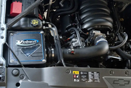 Volant 14-14 Chevrolet Silverado 1500 5.3L V8 Pro5 Closed Box Air Intake System w/ Dry Filter 